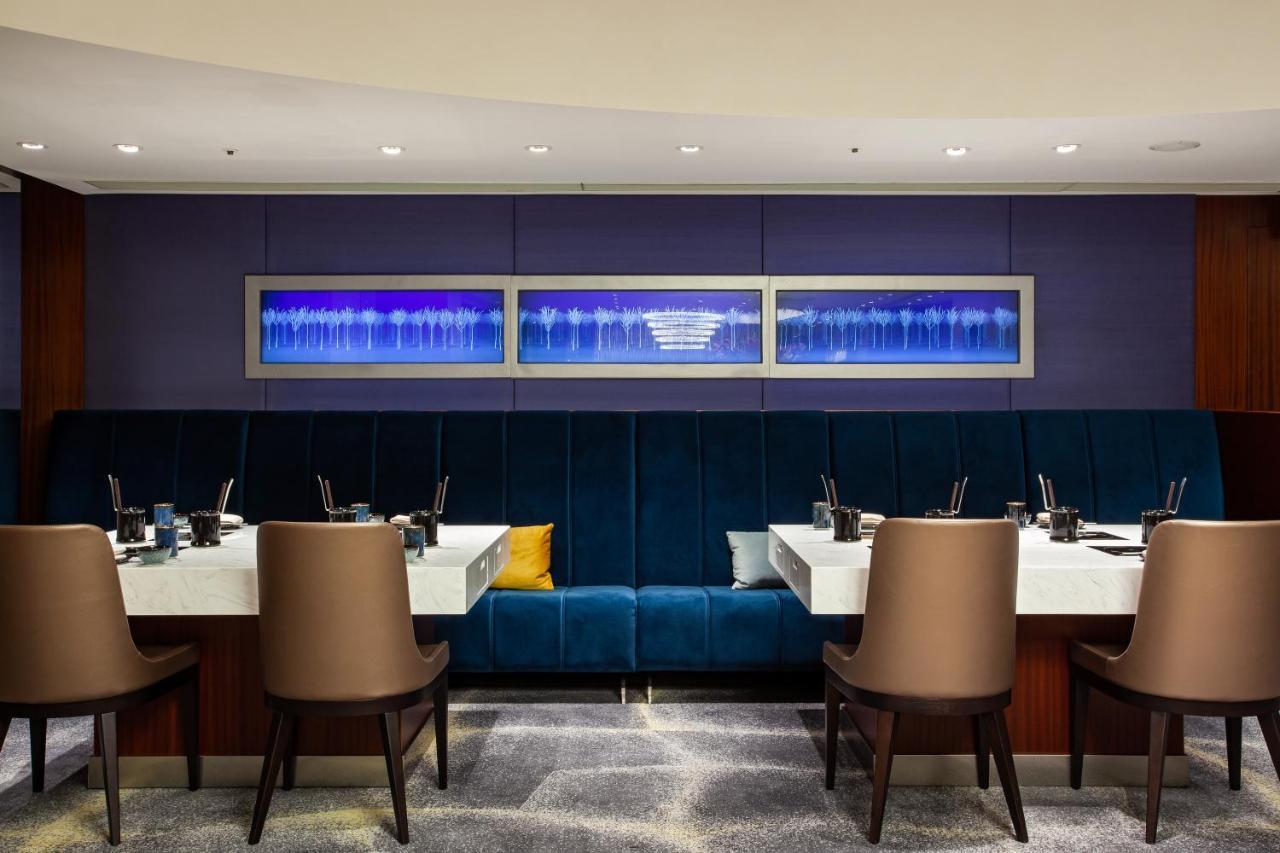 앰버서더 호텔 신주 외부 사진 The interior of the lounge