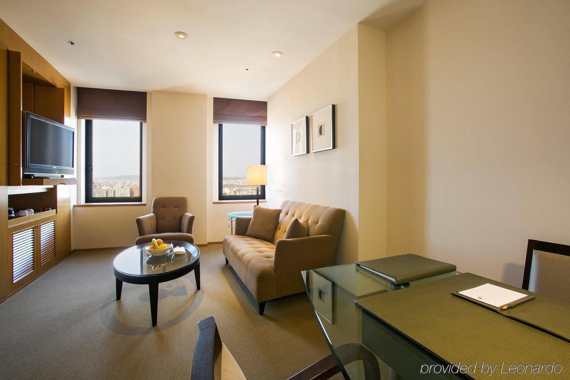 앰버서더 호텔 신주 외부 사진 A typical apartment at the hotel