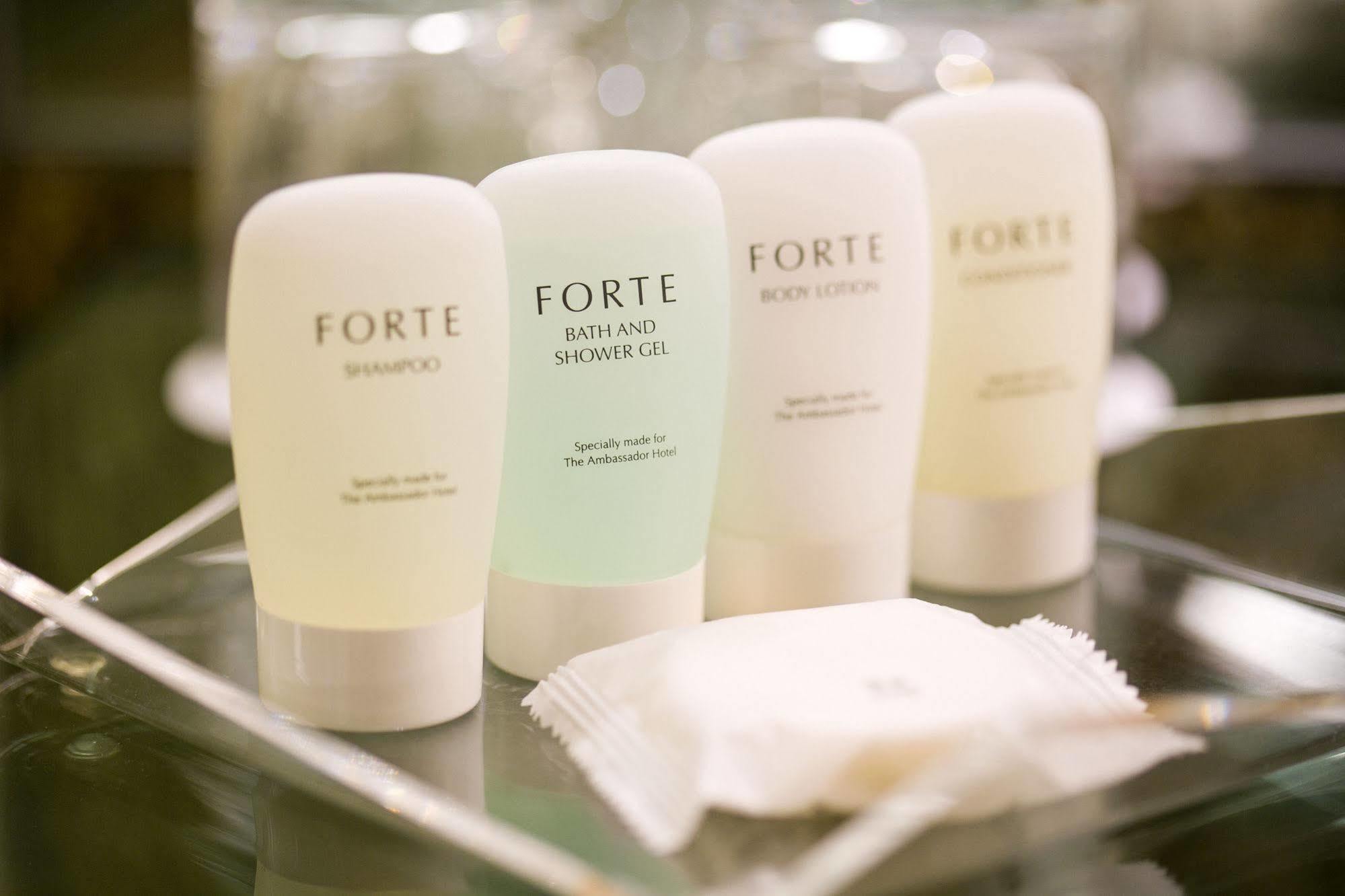 앰버서더 호텔 신주 외부 사진 Forte Bath and Shower Gel