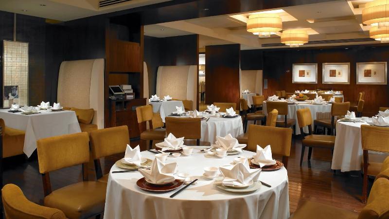 앰버서더 호텔 신주 외부 사진 Interior of the restaurant